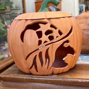 Ceramic pumpkin
